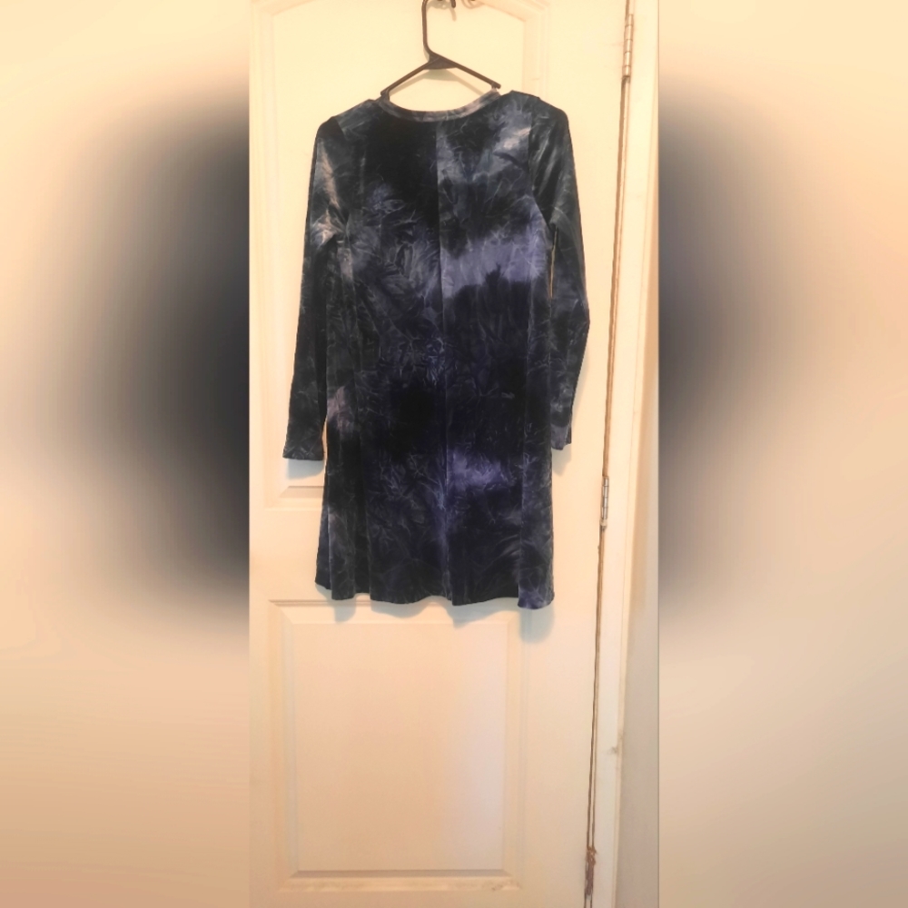 Womens mini long sleeve velvet dress
